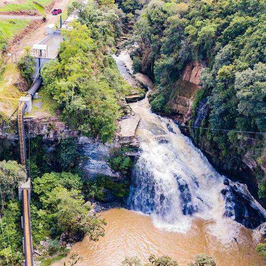 Cachoeira da Usina, localizada em Rio do Campo, Santa Catarina